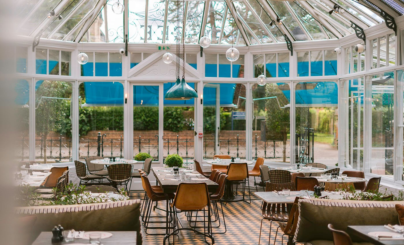 Gees Restaurant & Bar - Oxford - Awnings Conservatory Seating